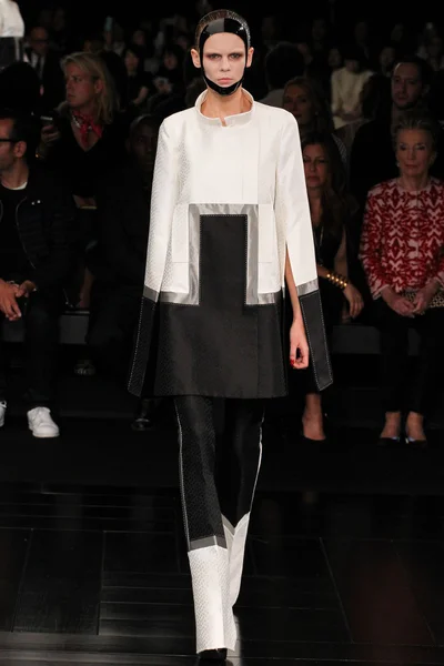 Look 7